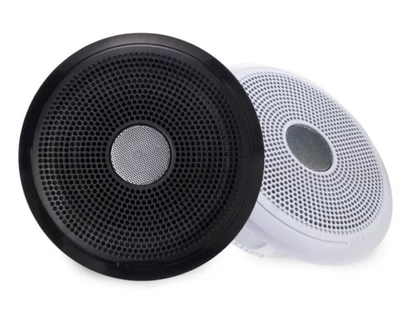 XS SERIES 7.7" 240-WATT RGB SPORTS MARINE WHITE/BLACK